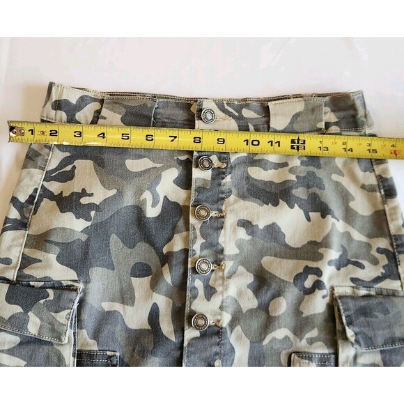 Y2K Camo Mini Skirt Kancan Women's Sz S Gold Button Trendy Clubwear - Picture 2 of 7